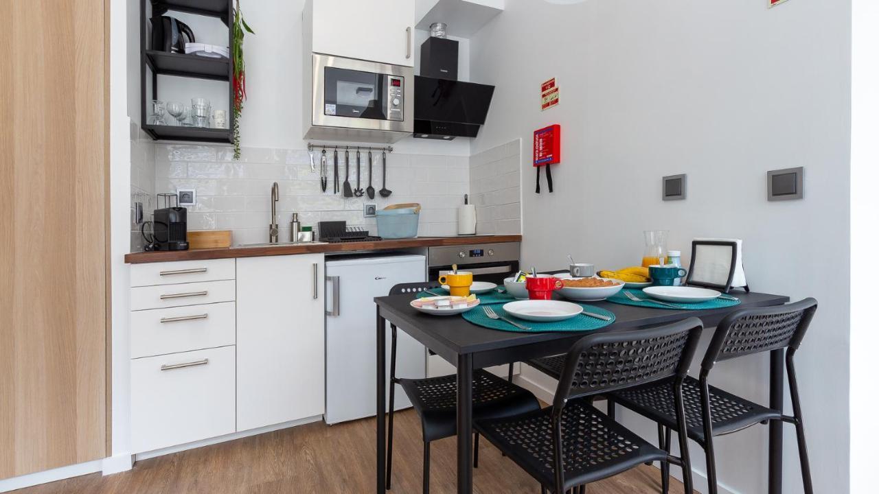 The Jolie - Apartments By The Ocean Порто Мониз Екстериор снимка