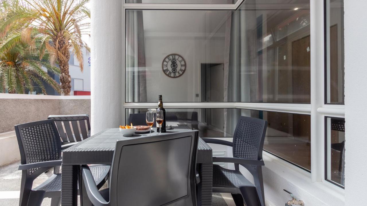The Jolie - Apartments By The Ocean Порто Мониз Екстериор снимка
