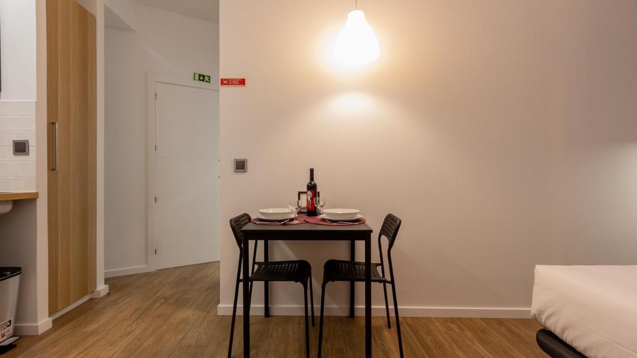 The Jolie - Apartments By The Ocean Порто Мониз Екстериор снимка