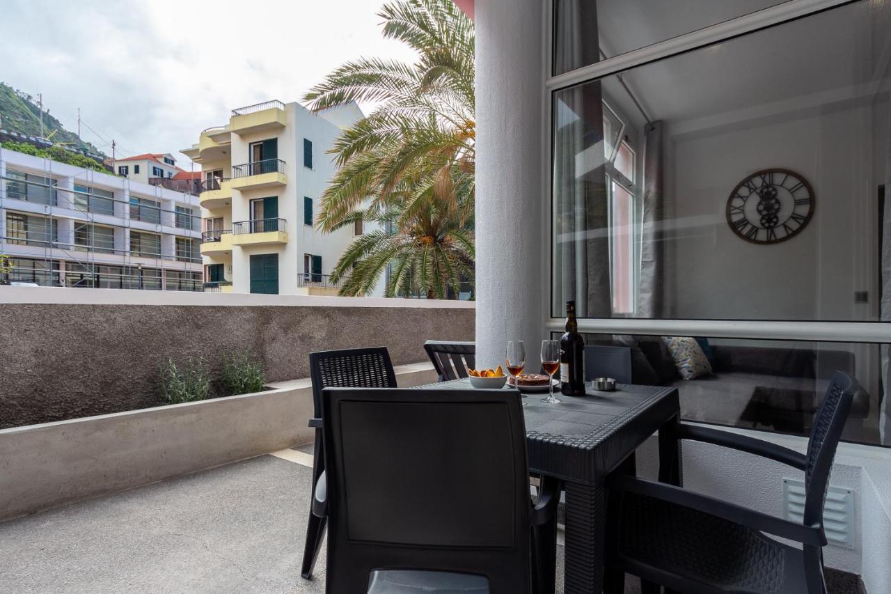 The Jolie - Apartments By The Ocean Порто Мониз Екстериор снимка