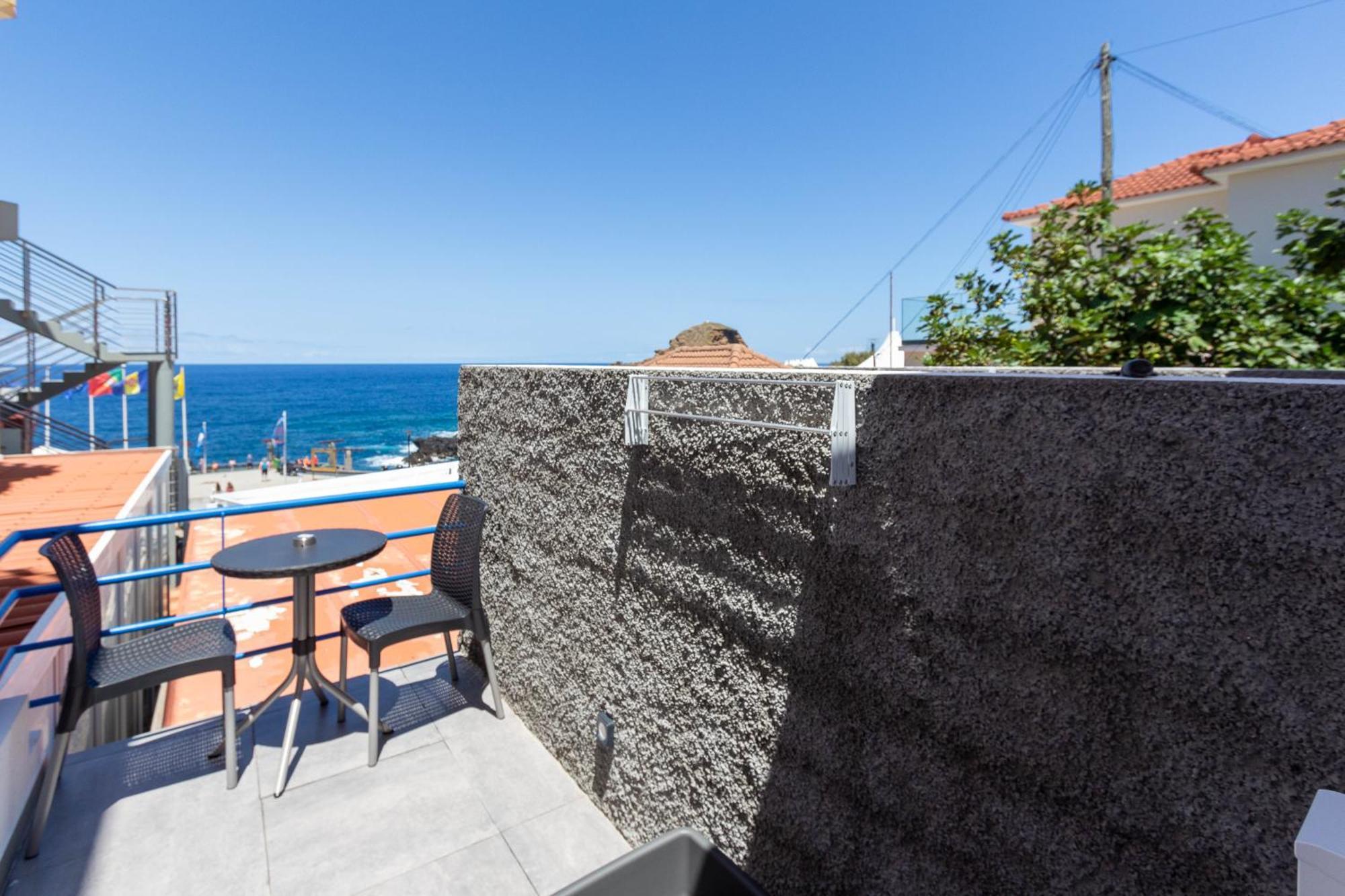 The Jolie - Apartments By The Ocean Порто Мониз Екстериор снимка